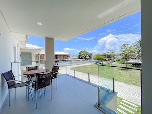 Outdoor dining - Enseada Mutá (Porto Seguro)