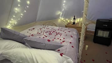 Romantic Tent, Balcony, Garden View | Free WiFi, bed sheets