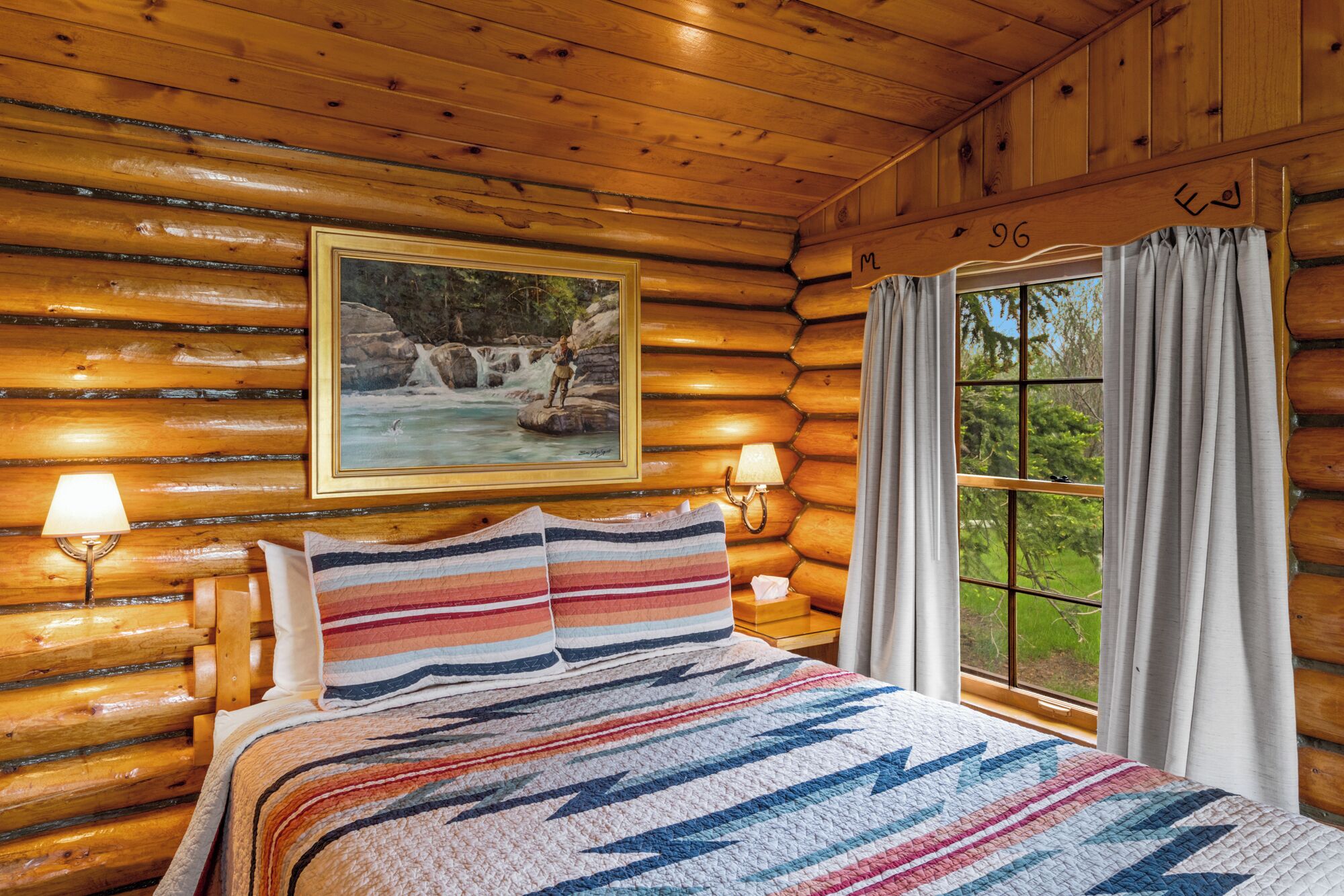 ستائر تعتيم ومكواة/لوح كي وواي فاي مجانًا