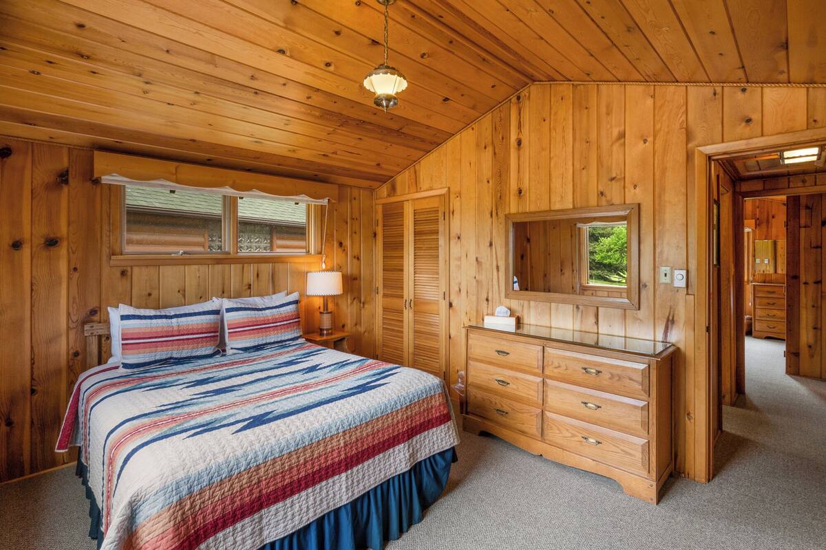 Duplex, Multiple Beds