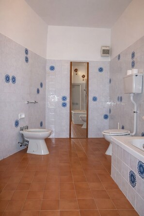 Bathroom - Hotel Garden  (Limone Sul Garda)