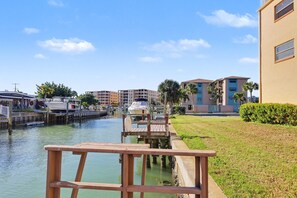 คอนโด, เตียงควีนไซส์ 2 เตียง (Club Capri 101) | บริเวณที่พัก