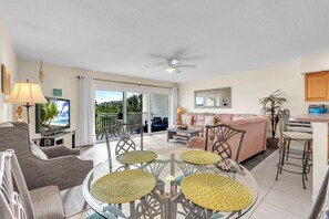 Condo, Berbilang Katil (Captain's Cove #203) | Ruang tamu