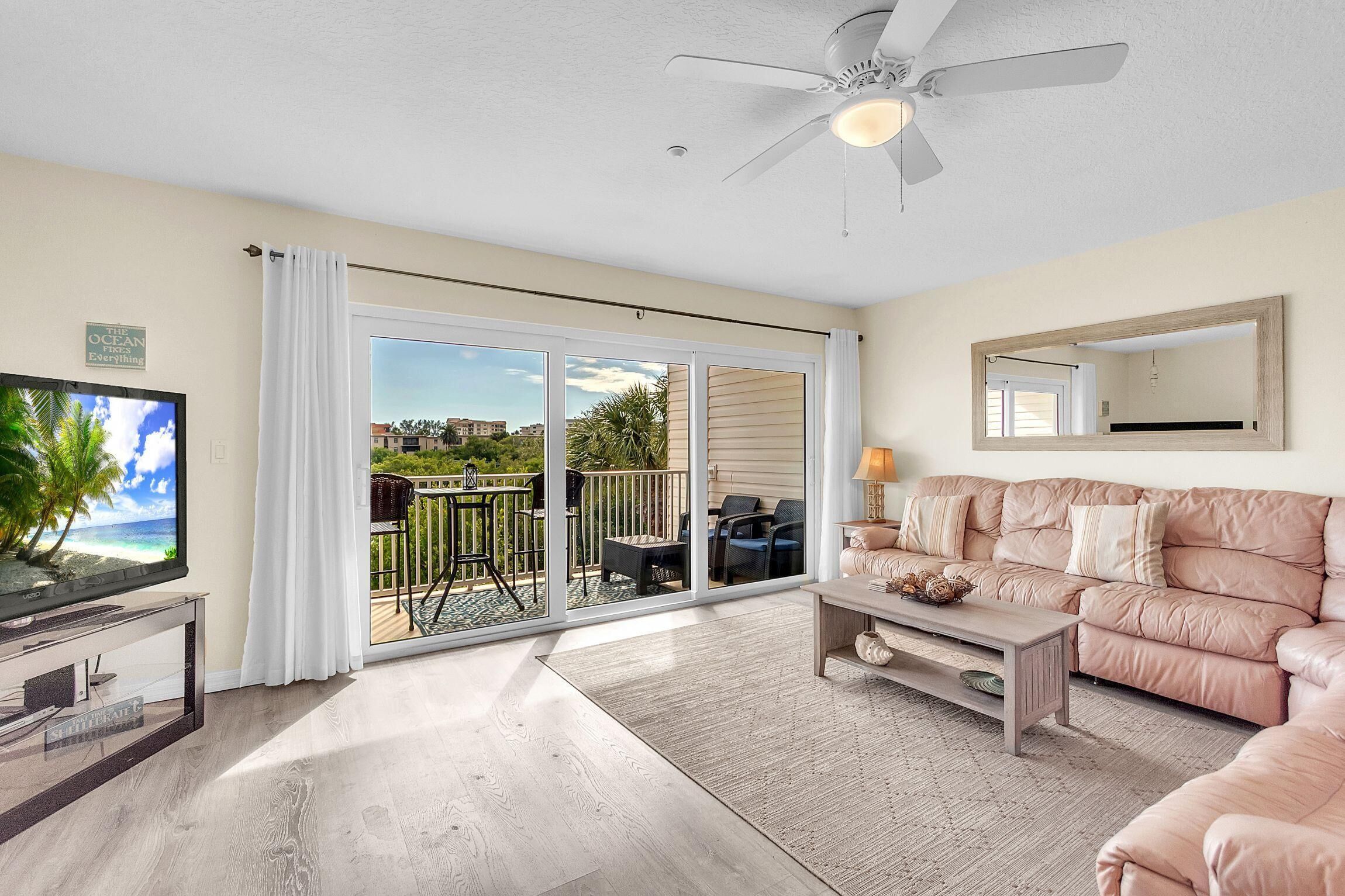 公寓客房, 多張床 (Captain's Cove #203) | 起居區