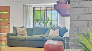 Fireplace - Halinka Haven - Family Friendly, Close to Town (Bright)