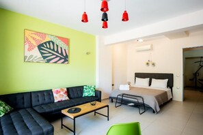 In-room safe, soundproofing - Villa Miami (Agia Marina)