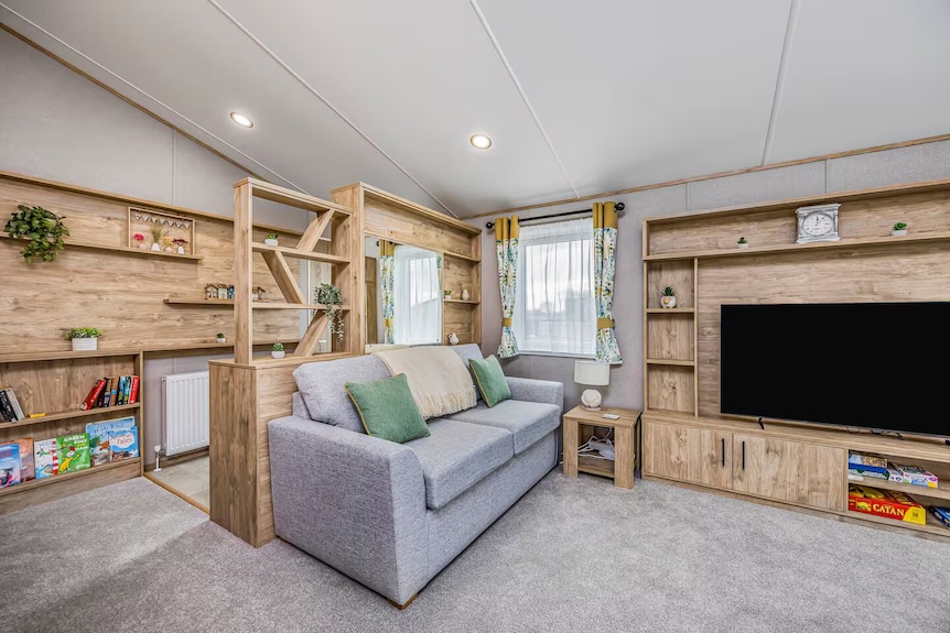 Luxurious Home In Lakeside Park - Pass The Keys - Chichester