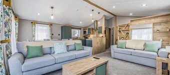 Luxurious Home in Lakeside Park - Pass the Keys