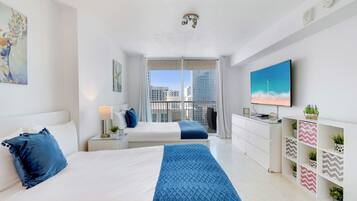 Desk, iron/ironing board, WiFi, bed sheets