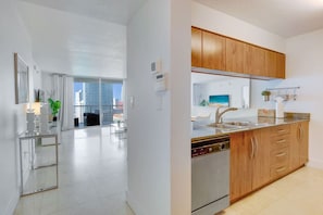 Interior - Brickell Skyline Suite (Miami)