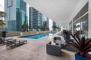 Pool - Brickell Skyline Suite (Miami)