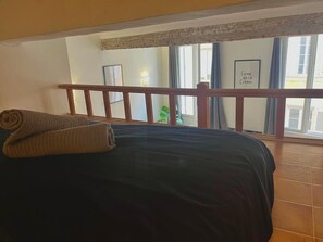 Fer et planche à repasser, accès au Wi-Fi (inclus), literie fournie