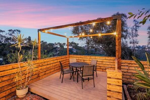 Outdoor dining - Central North Park home with park views (San Diego)