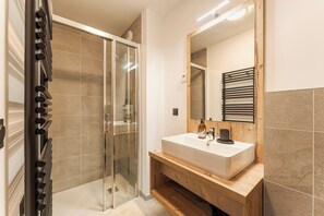 Hair dryer, towels - 3 Rooms Flat I Close ski lifts I Central I Views (Saint-Gervais-les-Bains)