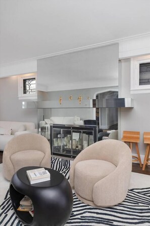 Luokittelematon kuva, 4 kautta 39, painike