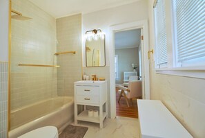 Unclassified image, 3 of 39, button