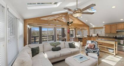 Spacious Mountain Retreat with Hot Tub & Views