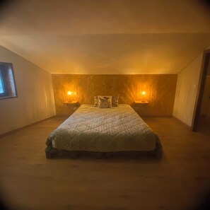 3 bedrooms, travel cot, free WiFi, bed sheets - Grandpa Zé's House (São Pedro do Sul)