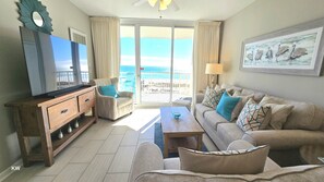 Smart-TV, DVD-Player, Tischfußball, Tischtennisplatte