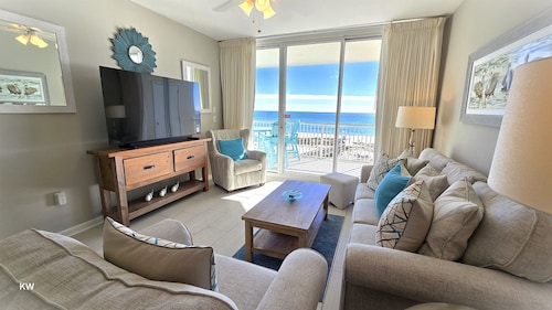 Beach Club B502 -Direct Gulf View-Right On The Beach-Pool/Hot Tub-WiFi! Sleeps 5