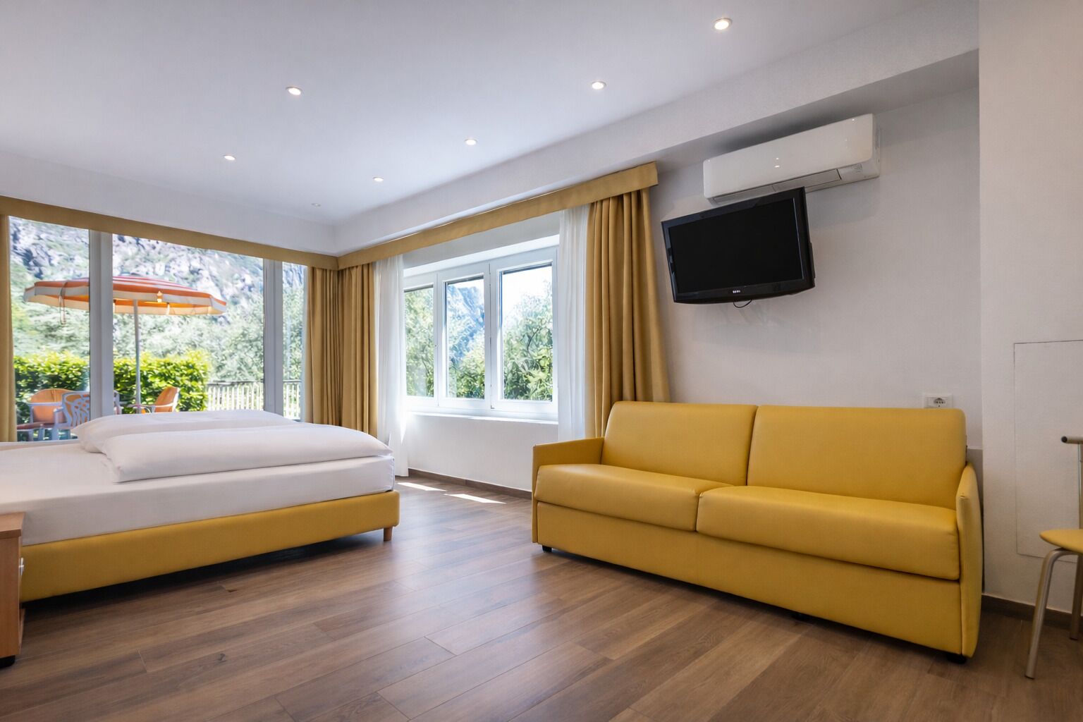 Superior Room, Patio, Garden View | Interior