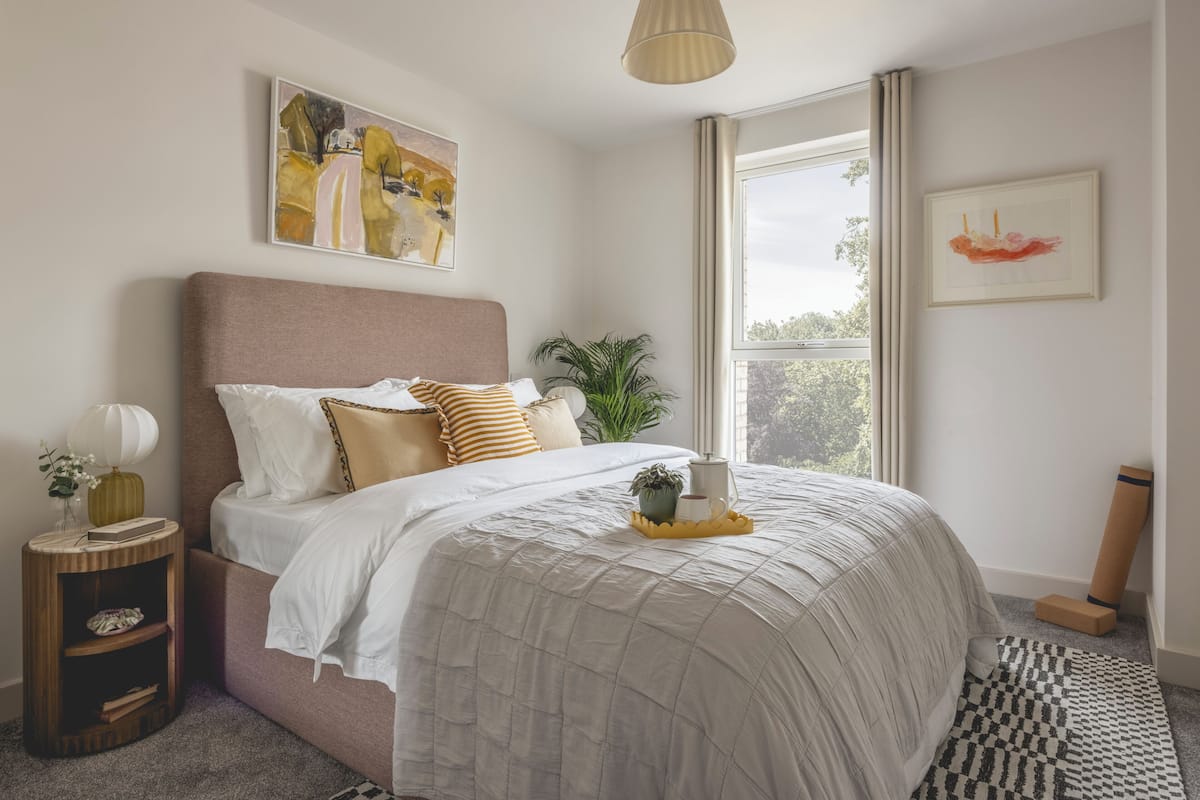 Hypo-allergenic bedding available, desk, laptop workspace