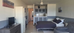 WiFi, bed sheets - Seaside studio with direct access to the beach and swimming pool (Le Barcarès)
