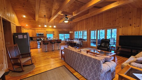 Waterfront 2-bedroom modern cabin on 11+ acre estate on beautiful Beach Pond
