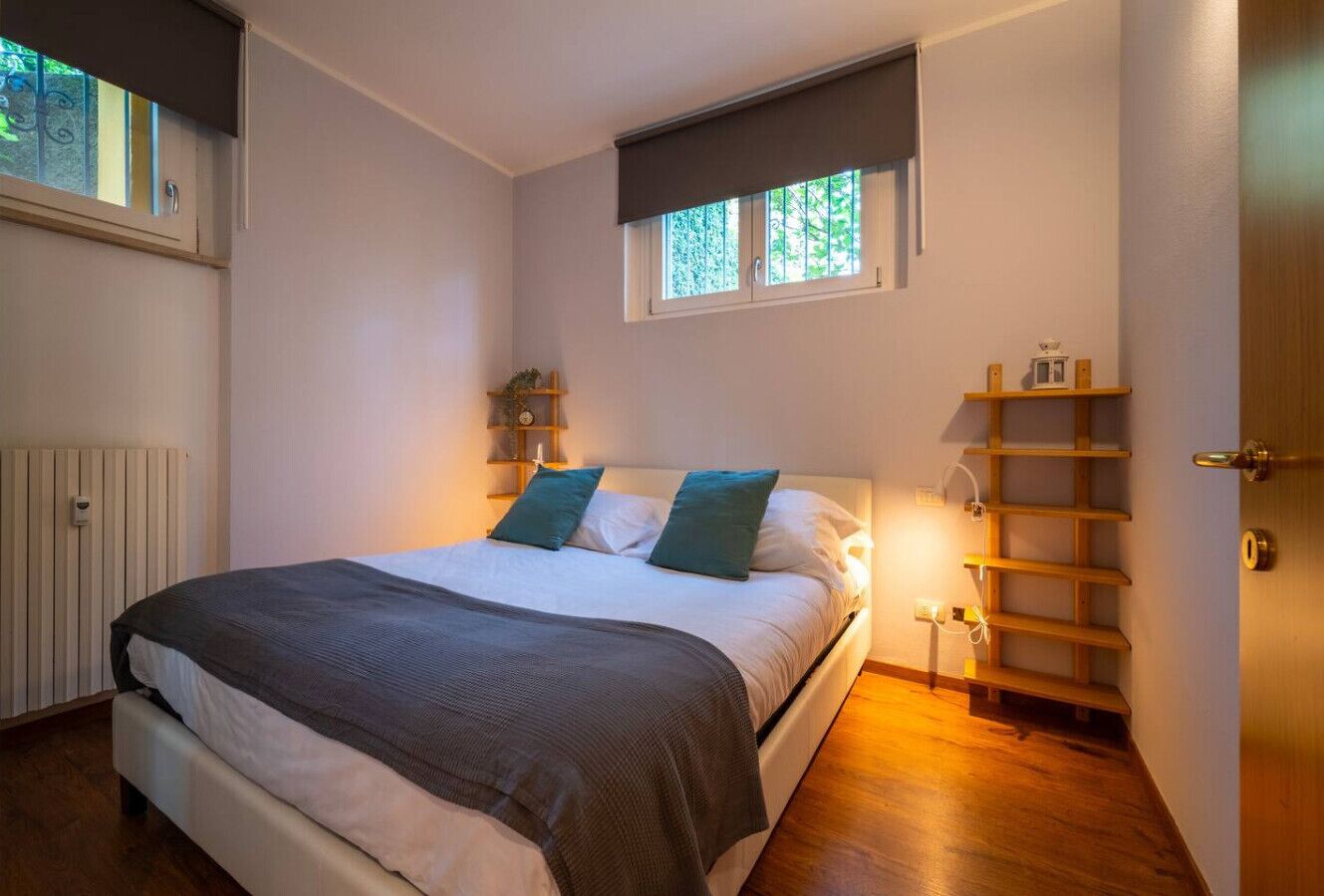 1 slaapkamer, een strijkplank/strijkijzer, wifi, beddengoed