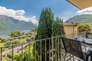 Outdoor dining - Ca` Maria Acero Apartment (Bellagio)