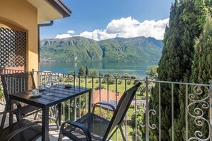 Outdoor dining - Ca` Maria Acero Apartment (Bellagio)