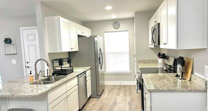 Fully Furnished 3BR Home for 30–90 Day Stays in Lakeland