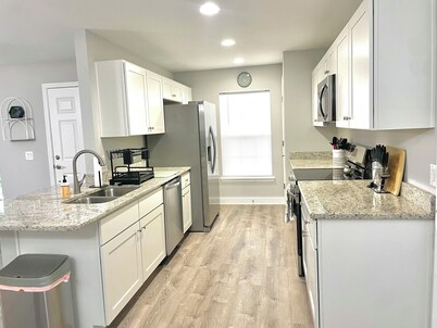 Fully Furnished 3BR Home for 30–90 Day Stays in Lakeland