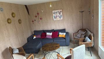 Televisión y chimenea