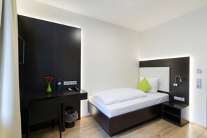 Einzelzimmer | Schreibtisch, Bügeleisen/Bügelbrett, kostenloses WLAN