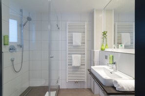 Doppelzimmer | Badezimmer | Haartrockner, Seife, Shampoo, Toilettenpapier