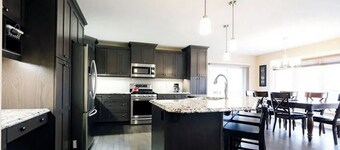 Plant-Filled Retreat | Yoga Room, Large Deck & Fire Pit | Near Presqu’ile + PEC