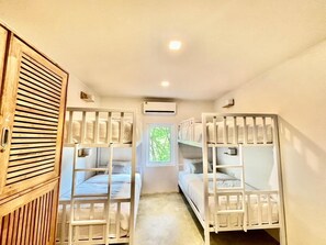 Comfort Quadruple Room | Free WiFi - Hi Sea Hostel (Koh Phangan)