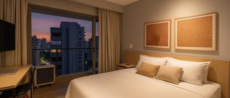 Leilighet – standard, balkong, byutsikt | Wi-fi (inkludert)