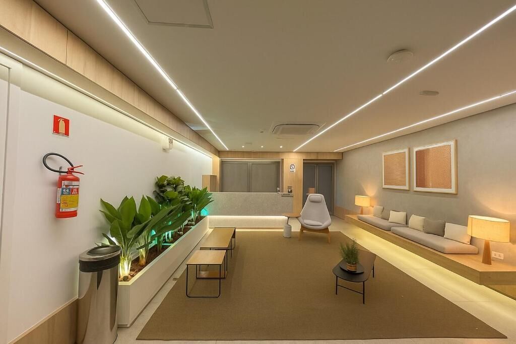 Apartamento standard, sacada, vista para a cidade | Saguão