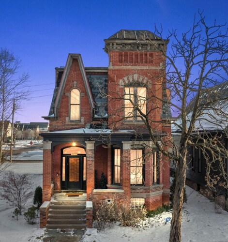 Elegant Detroit home, 1BR/1BA near downtown, parks, dining and culture vibes