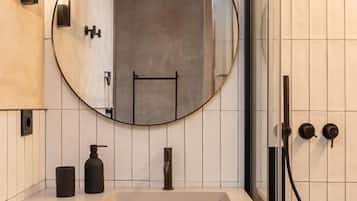 Standard Studio | Bathroom