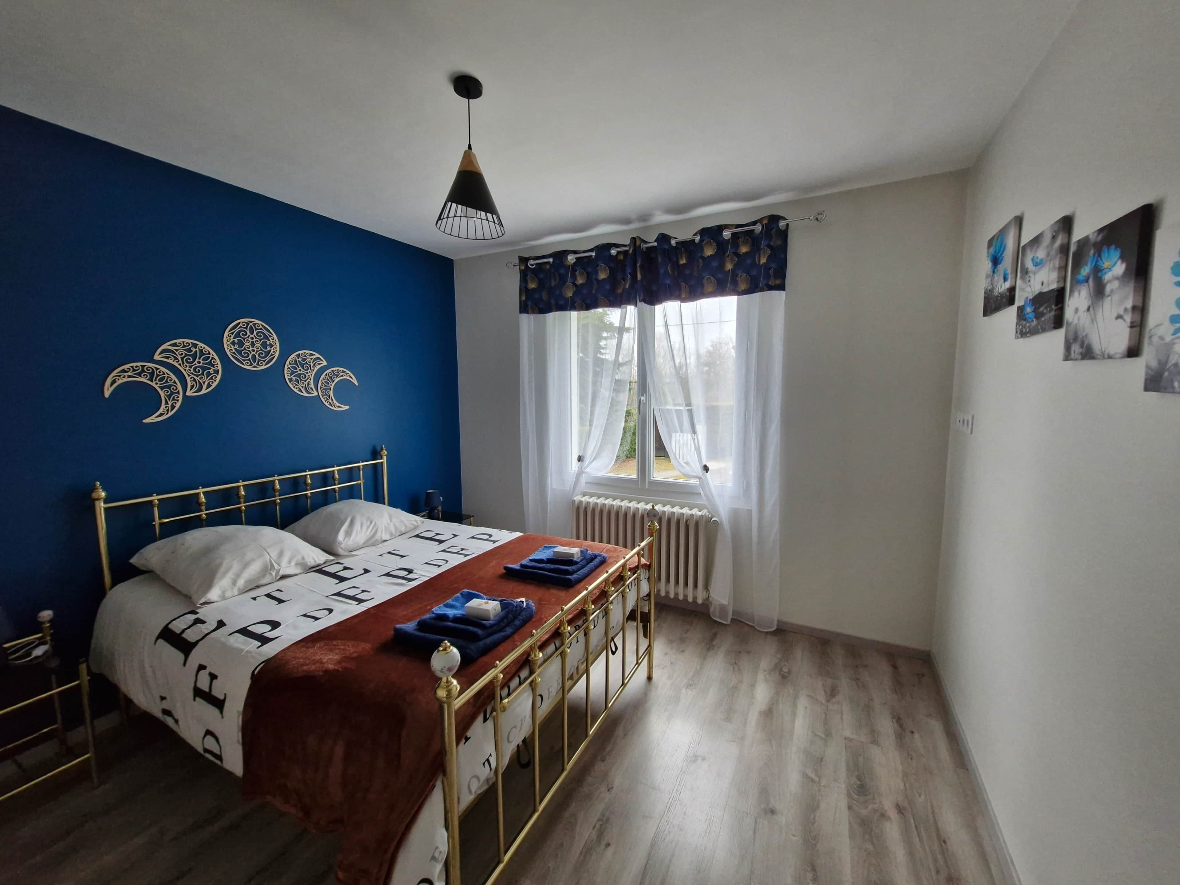 2 室のベッドルーム、アイロン / アイロン台、WiFi (無料)、ベッドシーツ