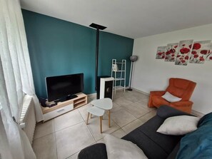 Unclassified image, 3 of 25, button - Quiet house ideal for a family. (Saint-Aignan)