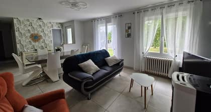 Quiet house ideal for a family.