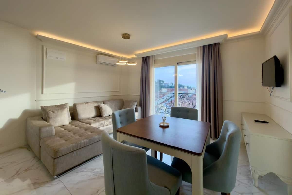 Grand Apartment | Living area