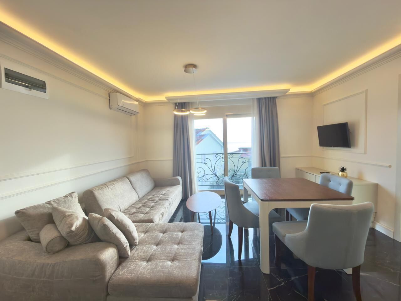 Luxury Apartment | Living area