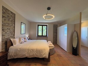 1 bedroom, in-room safe, desk, iron/ironing board - Relais Portaluna Serena / 1BR + Studio, Sleeps 4, Garden, Langhe Views (Piemonte)