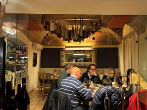 Dining - Relais Portaluna Serena / 1BR + Studio, Sleeps 4, Garden, Langhe Views (Piemonte)