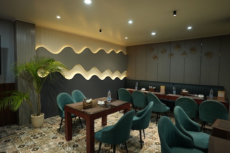 Dining. Hotel Royal Paradise
